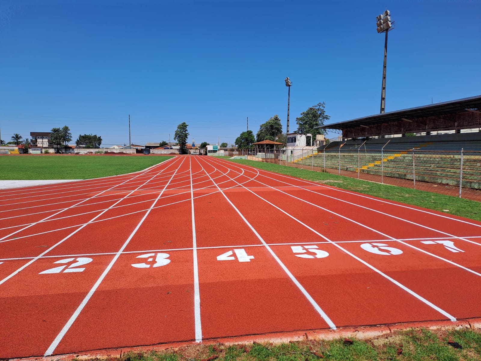 Resenha CM Notícias Regionais Pista de Atletismo de Campo Mourão