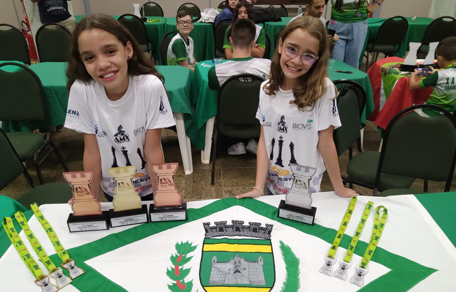 Natália e Heloíse Biazon conquistam medalhas no Campeonato Brasileiro de  Xadrez Escolar –